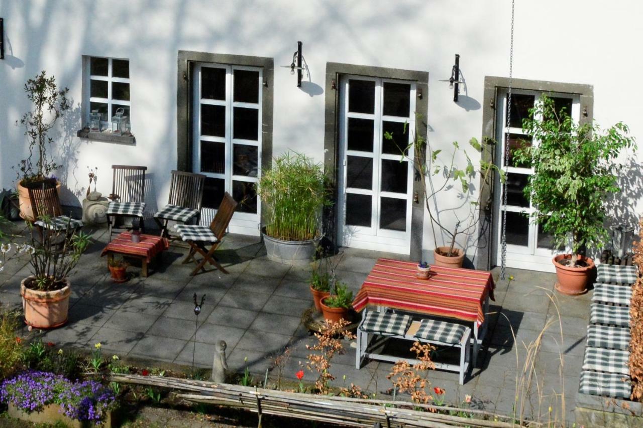 Stiftsherrenhaus Münstermaifeld Exterior foto
